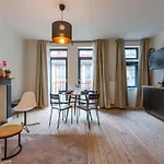 Huswell - Spacious And Warmly Furnished Apartment